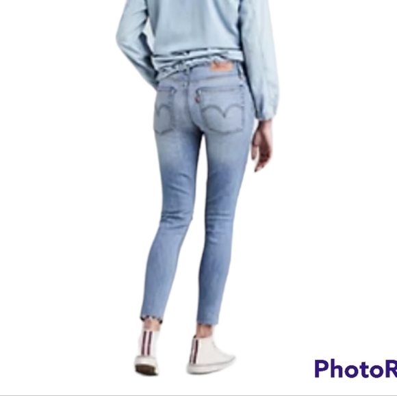 LEVI'S wedgie skinny light wash distressed knees jeans - Picture 12 of 12